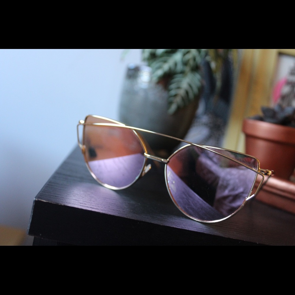 !! SALE !! Gold Framed Cat Eye Sunglasses